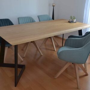 Stół w ze stali drewna